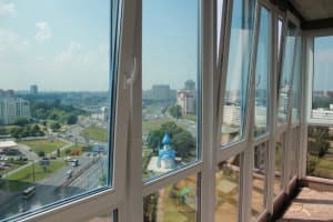 Стоит ли менять пластиковые окна в новостройке?
